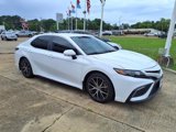 Used 2023 Toyota Camry SE image 3