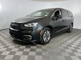 Certified 2023 Chrysler Pacifica Touring-L image 3