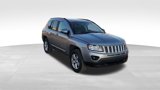 Used 2017 Jeep Compass Latitude image 2