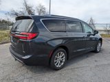 Used 2021 Chrysler Pacifica Touring-L w/ Premium & Safety Sphere Group image 4