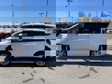 Used 2023 Chrysler Pacifica Touring-L image 2