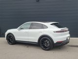 Used 2025 Porsche Cayenne Turbo image 3