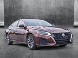Used 2024 Nissan Altima 2.5 SV image 2