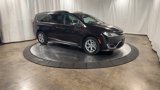 Used 2017 Chrysler Pacifica Limited w/ UConnect Theater Package image 2