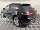 Certified 2024 Porsche Macan image 3