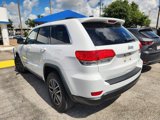 Used 2017 Jeep Grand Cherokee Laredo w/ Quick Order Package 2BE image 3