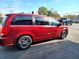 Used 2017 Dodge Grand Caravan SXT image 3