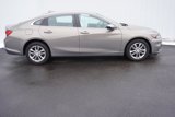Used 2018 Chevrolet Malibu LT image 2