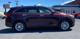 Used 2017 Kia Sorento LX w/ LX Convenience Package image 2