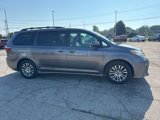 Used 2018 Toyota Sienna XLE image 4