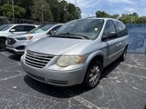 Used 2007 Chrysler Town & Country Touring image 3