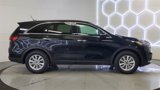 Used 2019 Kia Sorento LX image 3