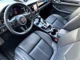 Certified 2025 Porsche Macan image 4
