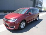 Used 2018 Chrysler Pacifica Touring-L image 2