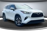 Used 2020 Toyota Highlander XLE image 3