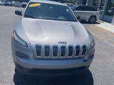 Used 2015 Jeep Cherokee Sport image 3