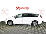 Used 2023 Chrysler Pacifica Touring-L image 4