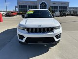 Used 2023 Jeep Grand Cherokee Laredo image 2