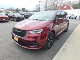 Used 2022 Chrysler Pacifica Touring-L w/ S Appearance Package image 3