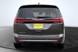 Used 2023 Chrysler Pacifica Touring-L image 4