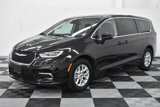 Used 2023 Chrysler Pacifica Touring-L image 2
