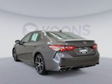 Used 2020 Toyota Camry SE image 4