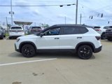 New 2025 Volkswagen Taos SE image 2