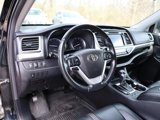 Used 2017 Toyota Highlander XLE image 3