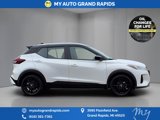 Used 2022 Nissan Kicks SV image 2