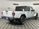 Used 2023 Jeep Gladiator Overland image 3