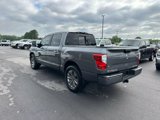 Used 2018 Nissan Titan SV w/ SV Convenience Package image 3