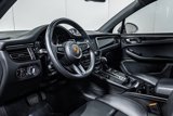 Certified 2022 Porsche Macan image 4