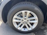 Used 2017 Ford Explorer XLT image 4
