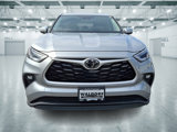 Used 2021 Toyota Highlander LE image 2