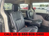 Used 2013 Chrysler Town & Country Touring-L w/ Driver Convenience Group image 6