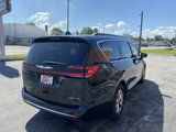 Used 2023 Chrysler Pacifica Limited image 5