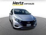 Used 2023 Nissan Versa SV image 3