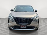 Used 2021 Nissan Rogue Platinum image 2