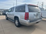 Used 2010 Cadillac Escalade ESV AWD image 4