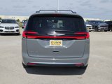 Used 2022 Chrysler Pacifica Touring-L image 4