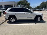 Certified 2017 Jeep Grand Cherokee Laredo w/ Quick Order Package 2BE image 2