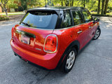 Used 2017 MINI Cooper 4-Door Hardtop image 2