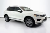 Used 2016 Volkswagen Touareg TDI image 3
