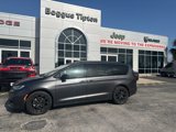 Used 2021 Chrysler Pacifica Touring w/ S Appearance Package image 2
