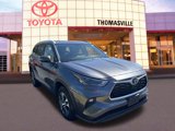 Used 2023 Toyota Highlander XLE image 3