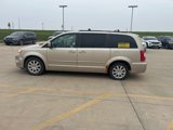 Used 2013 Chrysler Town & Country Touring image 6