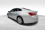 Used 2018 Chevrolet Malibu LT image 2