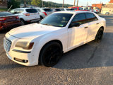 Used 2011 Chrysler 300 C image 2