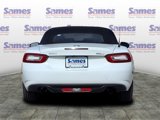 Used 2017 FIAT 124 Spider Classica image 5