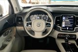Used 2017 Volvo XC90 T5 Momentum w/ Vision Package image 5